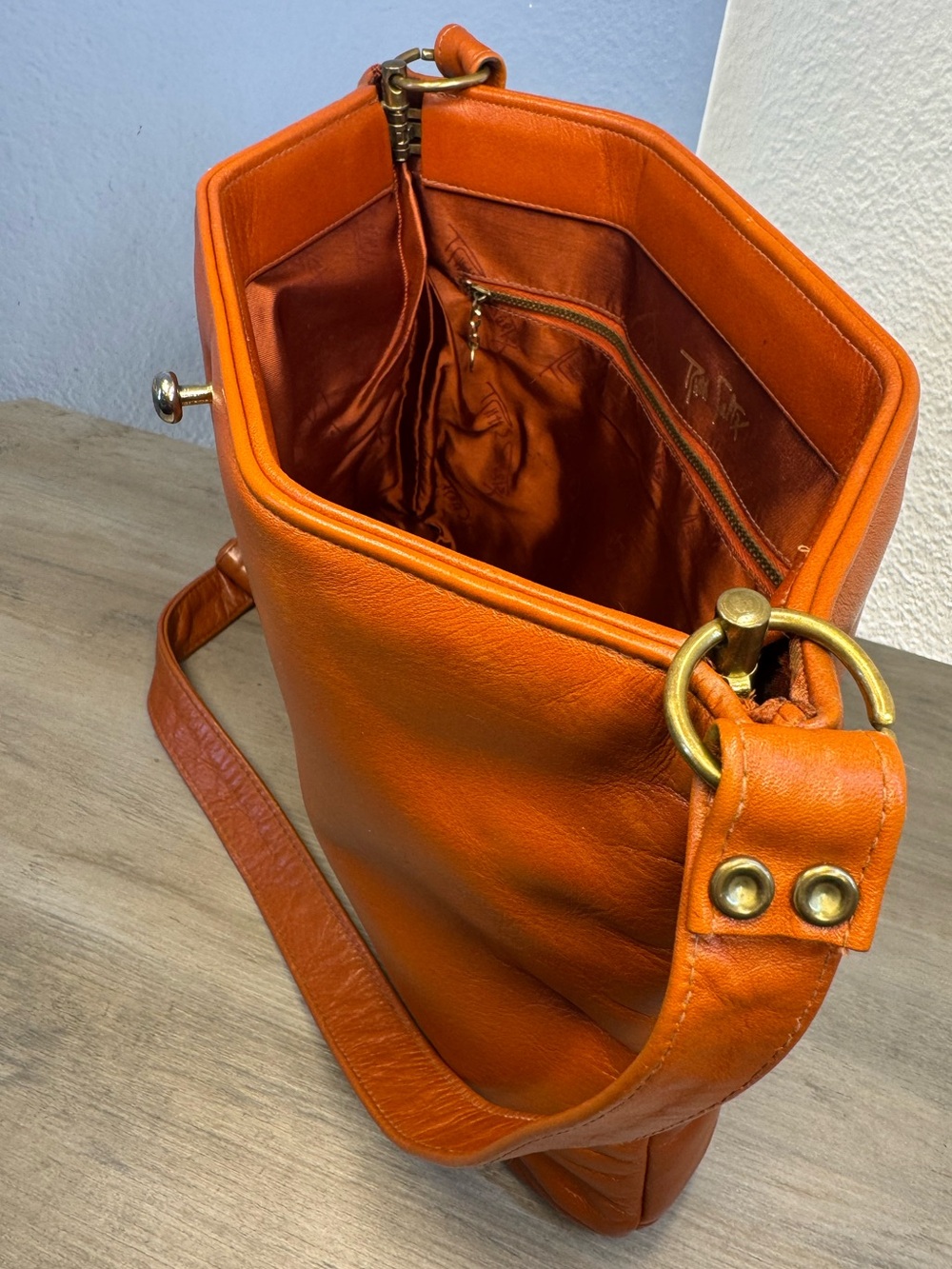 Vintage Ruth Saltz Leather Handbag Unique Two-Knob Spring Frame Closure - Picture 11 of 16